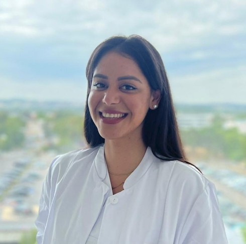 Dr. Lara Abraham